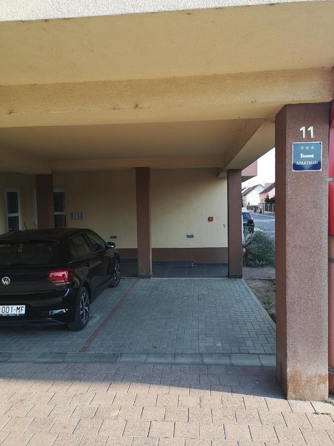 Dora Apartamento Ðakovo Exterior foto